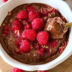 Vegane Baked Oats mit Himbeeren