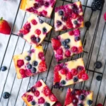 Sommerlicher Beeren Blechkuchen