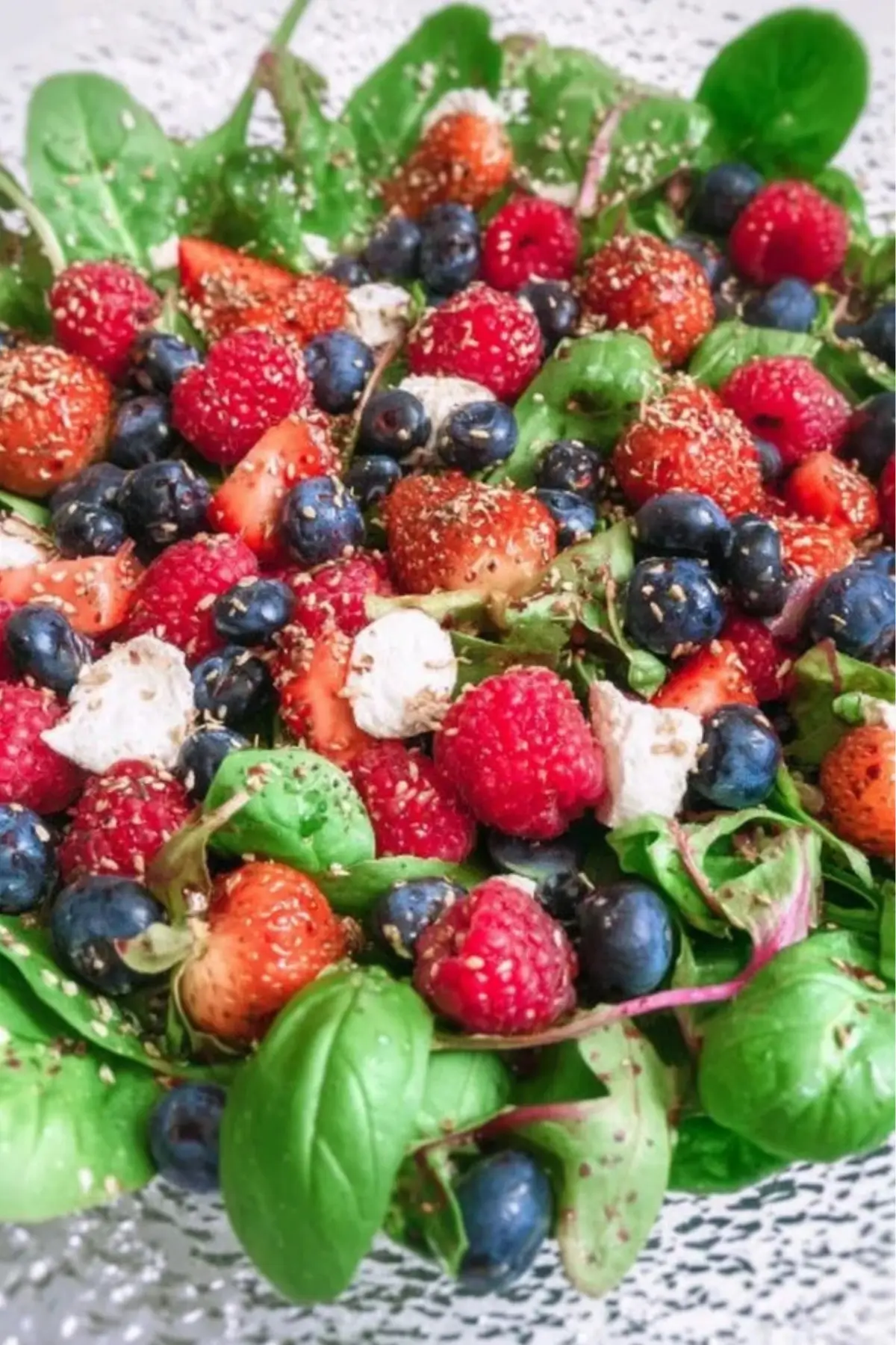 Feldsalat mit Beeren