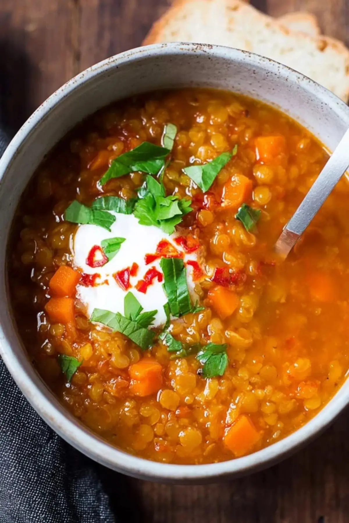 Rote Linsensuppe – 5 Gründe, warum sie so beliebt ist - Noras Kreationen
