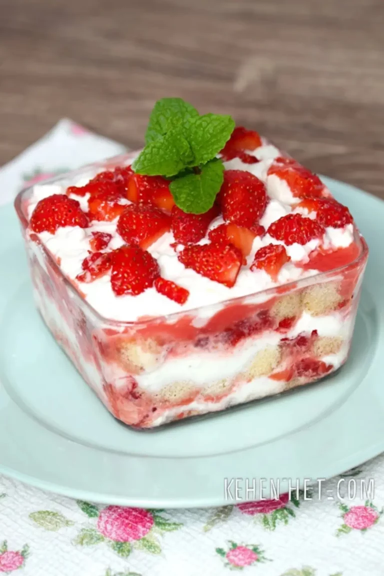 Erdbeer Tiramisu mit Sahne