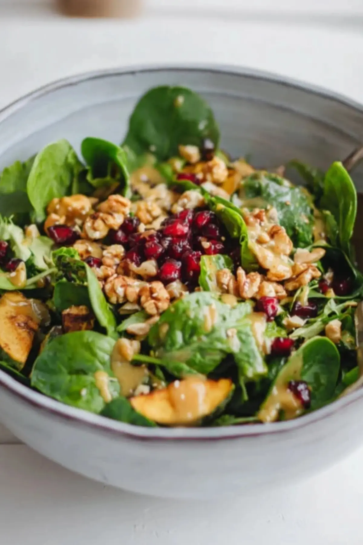 Herbst Salat mit Ahorn-Senf-Dressing