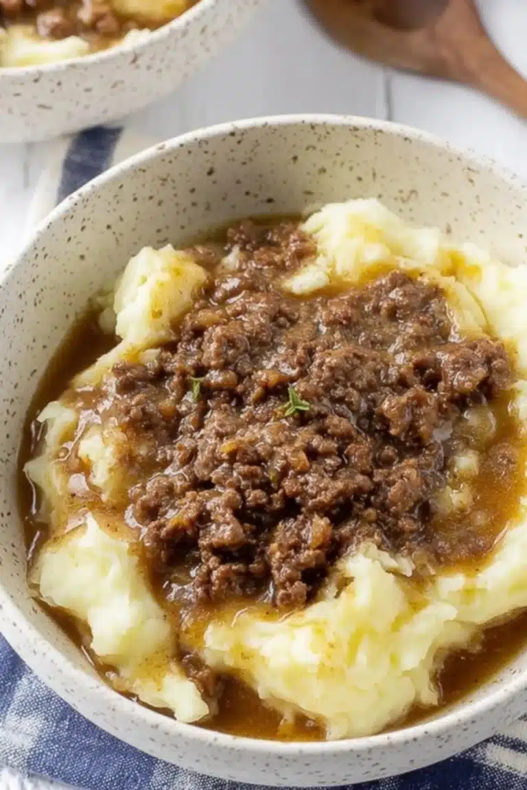 Hackfleisch und Soße über Kartoffelpüree