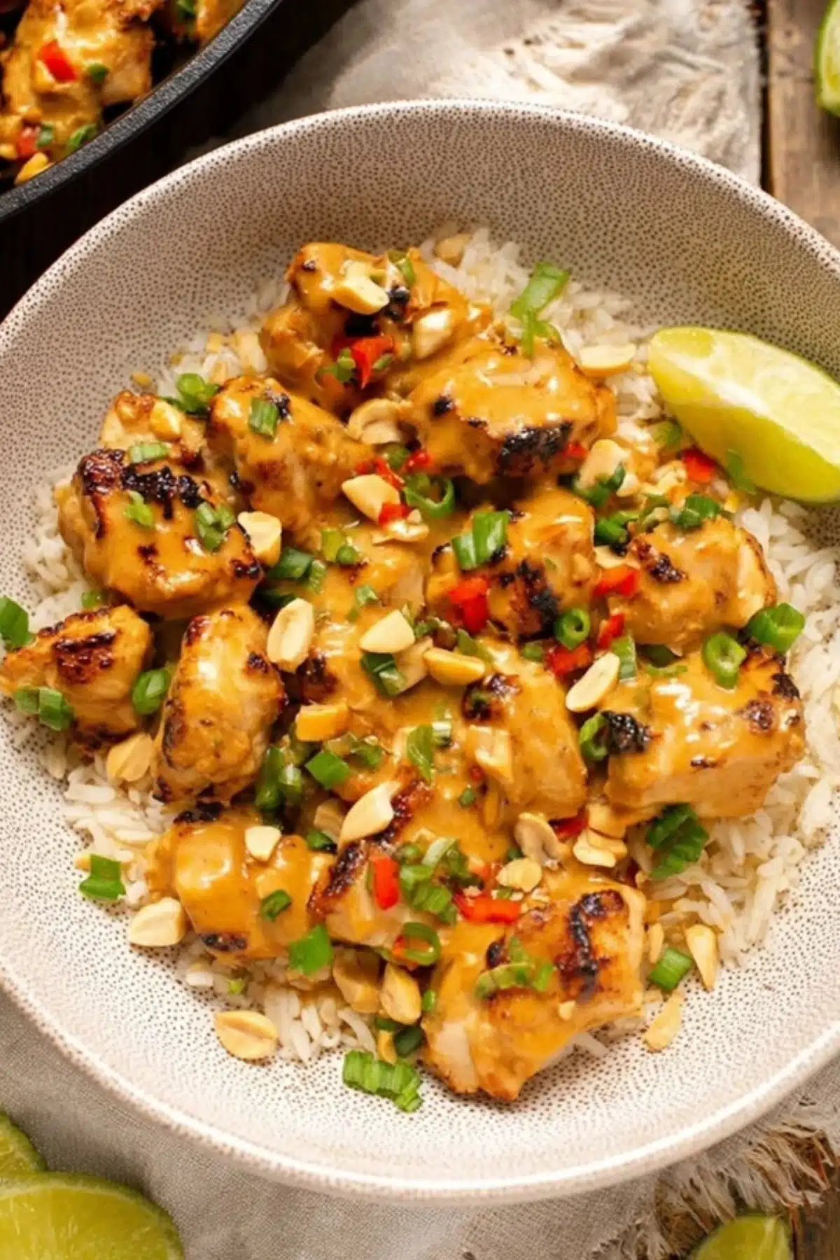 Thailändisches Erdnusshähnchen