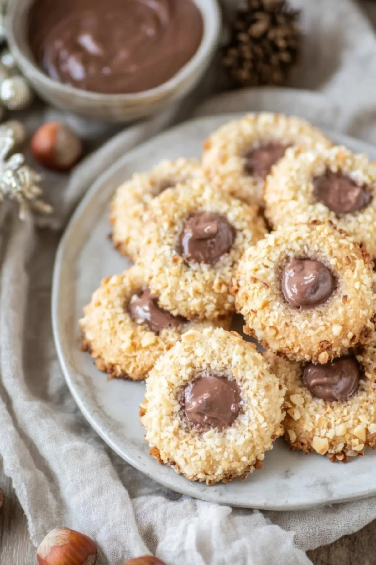 Haselnussplätzchen zum Weihnachtsfest - Noras Kreationen Haselnussplätzchen zum Weihnachtsfest - Noras Kreationen