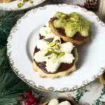 Pistachio cookies with pistachio cream