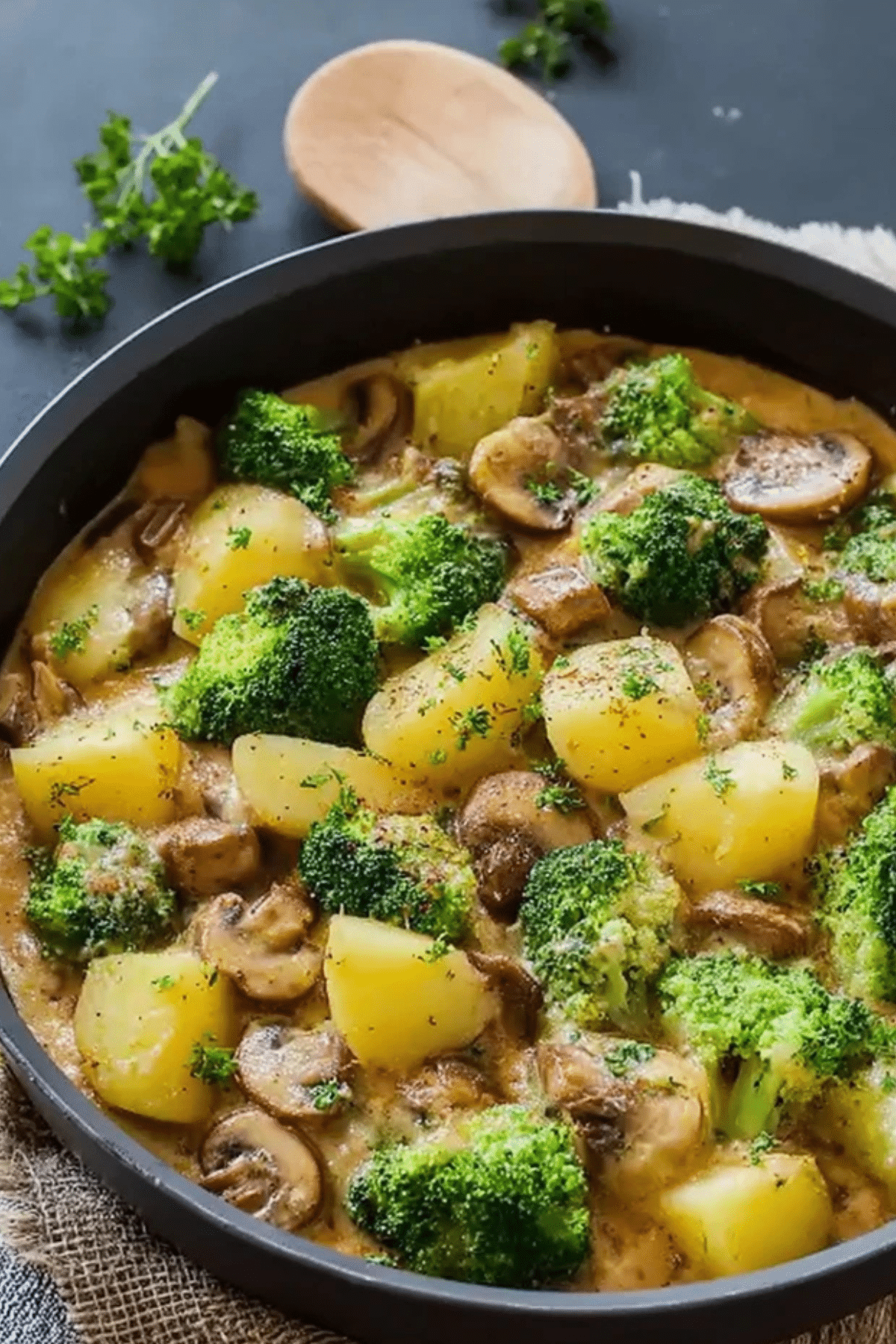 Brokkoli-Kartoffel-Pfanne mit Pilzen Rezept einfach zubereiten – Gesund ...