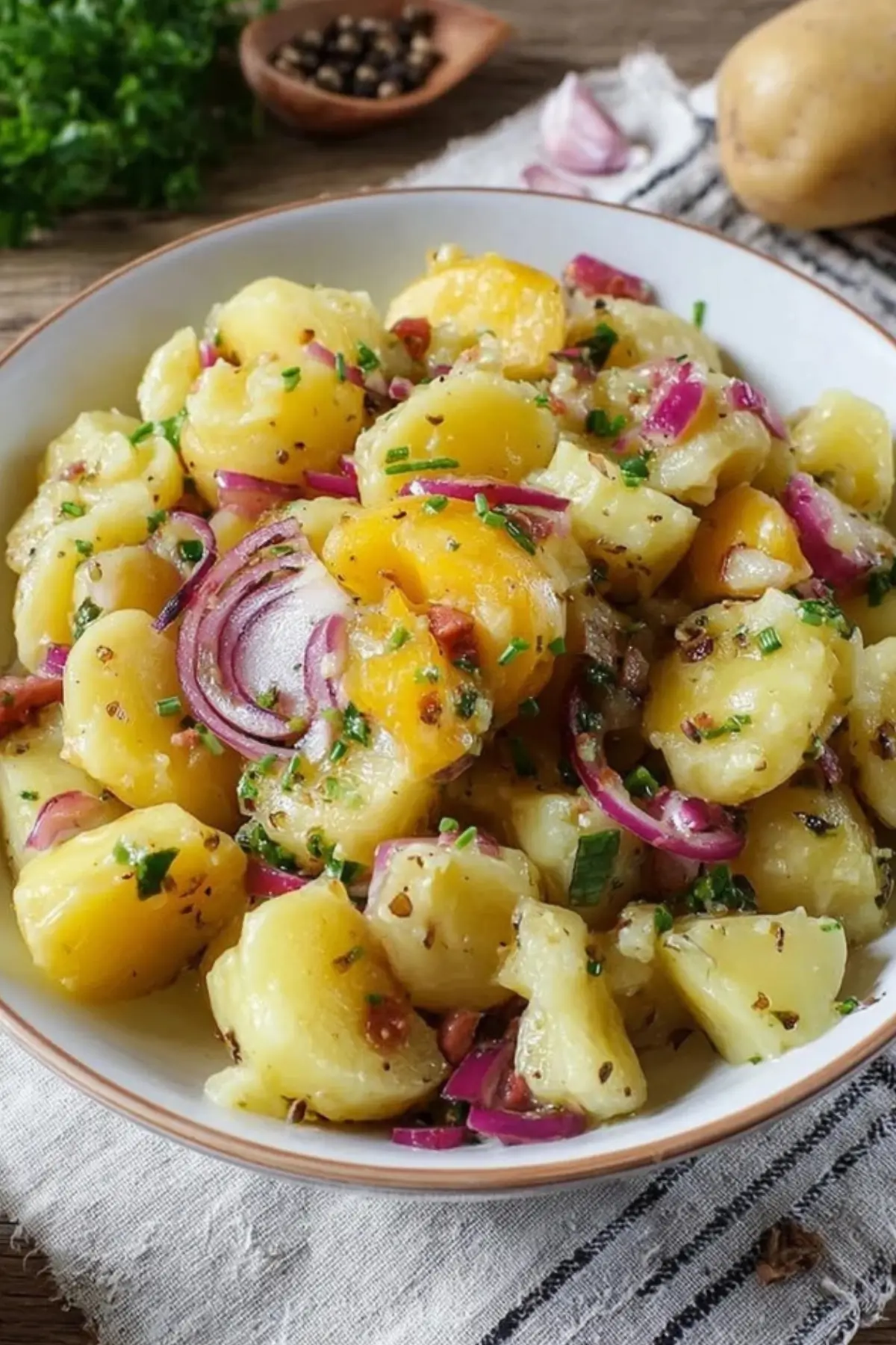 Kartoffelsalat mit Essig und Öl