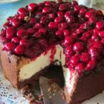 Käsekuchen mit Kirschen und Schmand