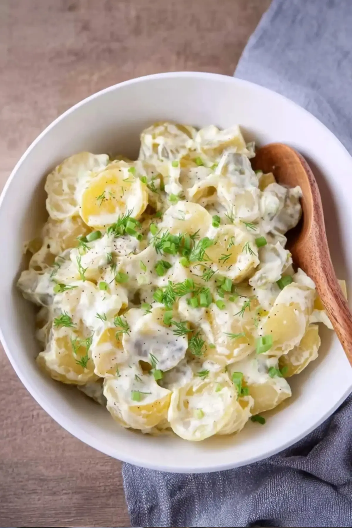 Klassischer Kartoffelsalat mit Mayo & Brühe