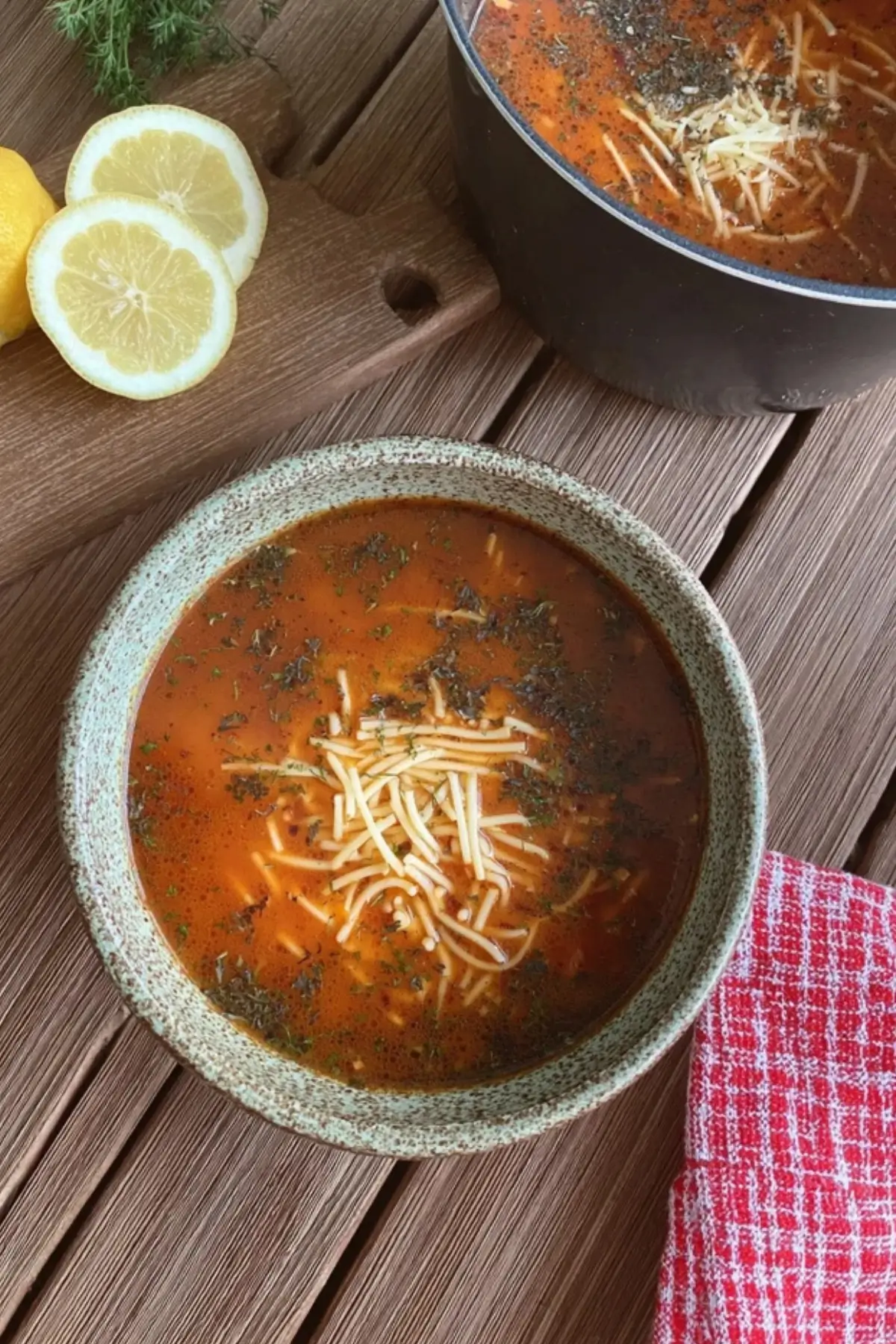 Türkische Nudelsuppe